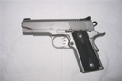 屋外射撃：Kimber-compact-45cal.semiauto-handgun／キンバー・コンパクト・45口径・セミオート（ハンドガン）